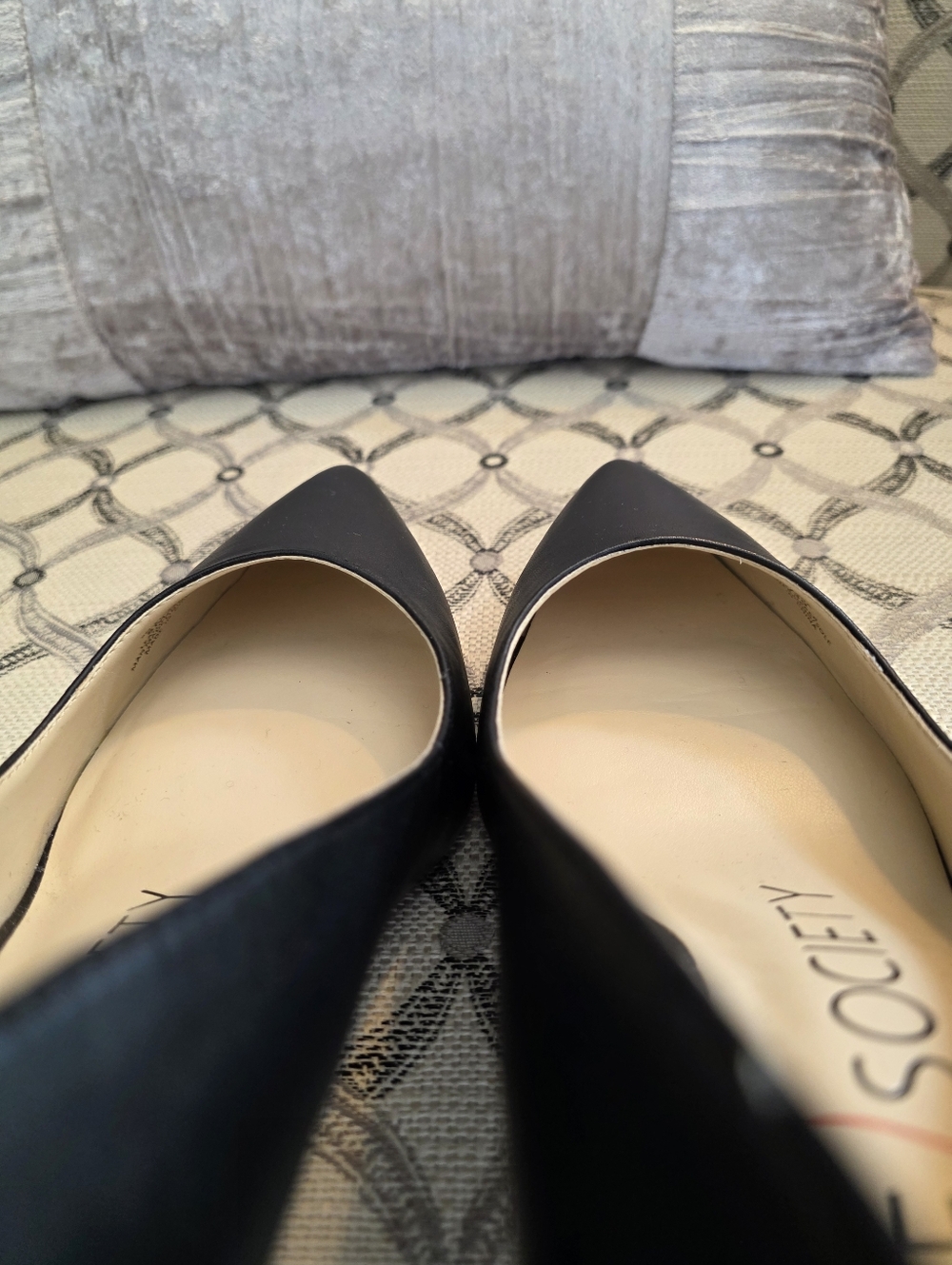 Sole Society Black Leather Pumps Size 8M - Picture 5 of 10